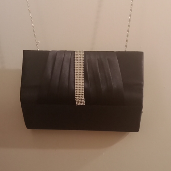 Damara NWT evening clutch w/ silver tone strap - Picture 5 of 5